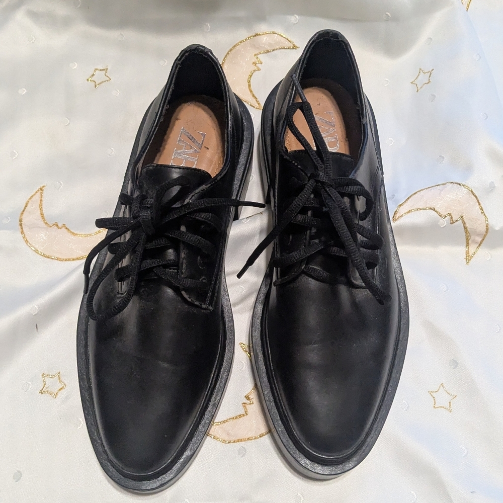 Zara Unisex Classic Black Oxfords